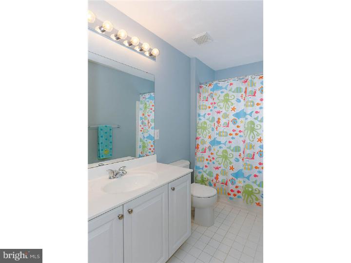 829 Middlesborough Way Mickleton, NJ 08056 - Photo 20 of 25 Bathroom