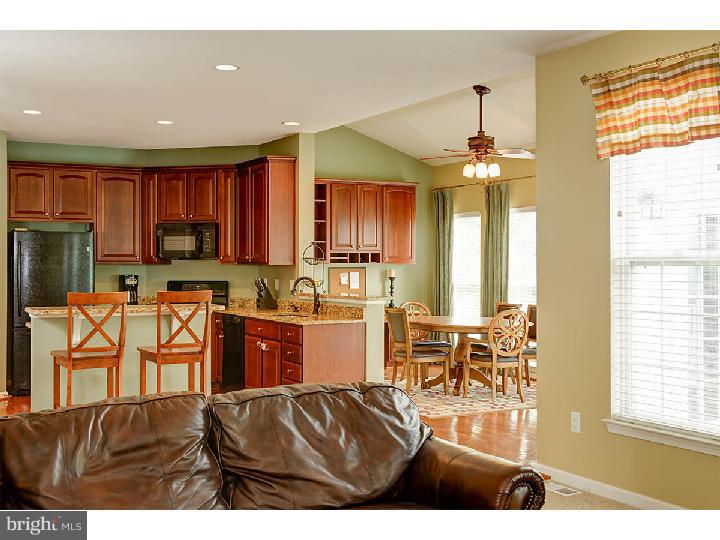 829 Middlesborough Way Mickleton, NJ 08056 - Photo 8 of 25 Kitchen