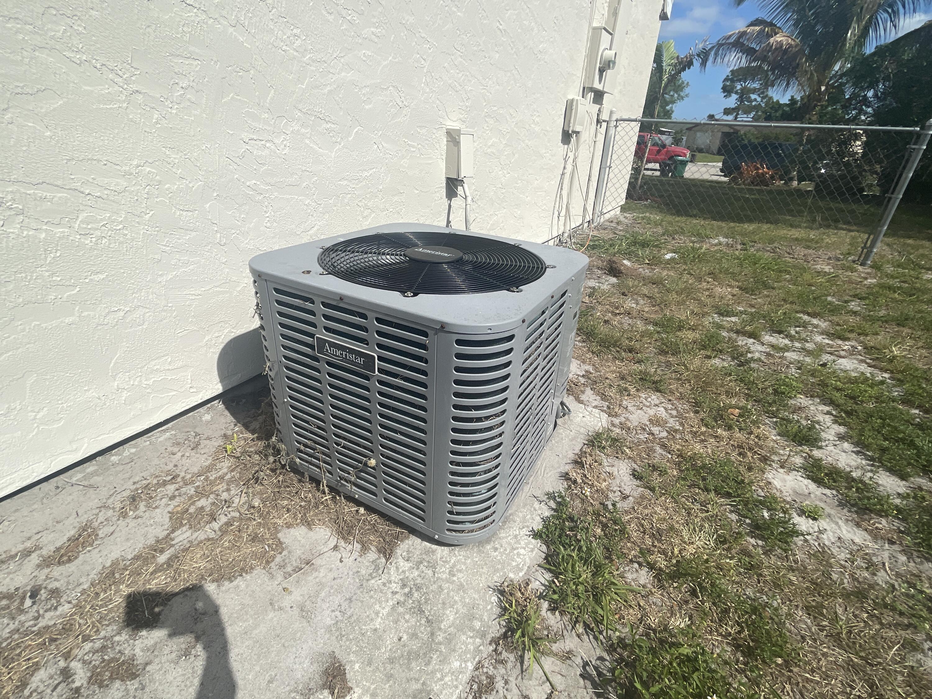412 Southwest Ruffner Court Port St. Lucie, FL 34953 - Photo 9 of 27 IMG_7294