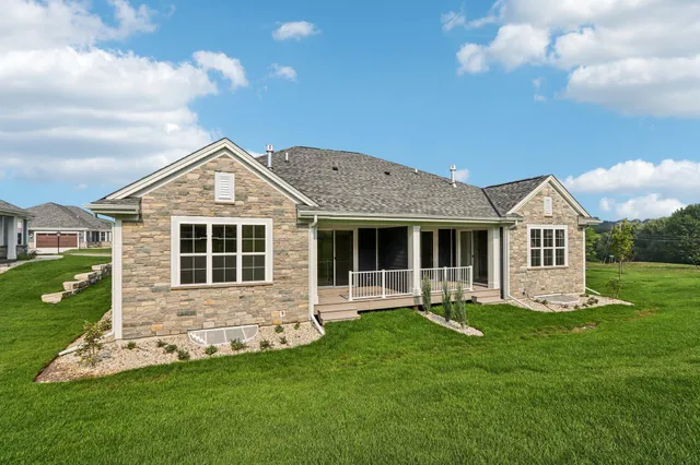 $595,900 | 2125 Bluestem Drive, Unit 102, Waukesha, WI 53188