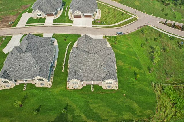 $595,900 | 2125 Bluestem Drive, Unit 102, Waukesha, WI 53188