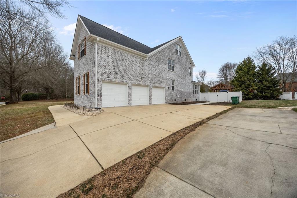 2309 Faircloth Way High Point, NC 27265 - Photo 42 of 46
