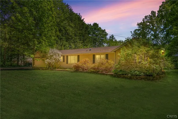 $389,000 | 6 Snogles Lane, Lysander, NY 13027