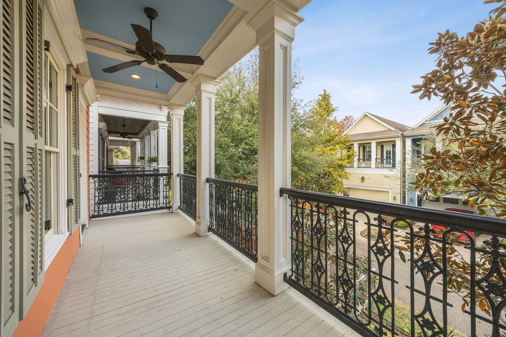 510 East 27th Street Houston, TX 77008 - Photo 30 of 34 Terrace off of the primary bedroom.