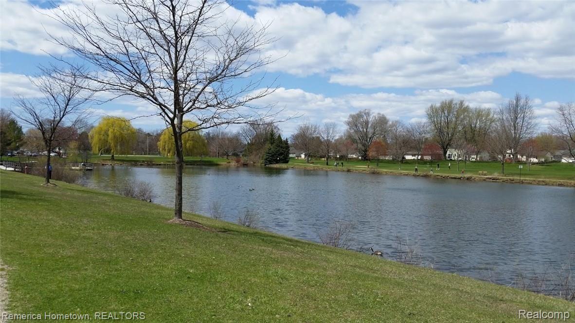 45146 Glengarry Road Canton, MI 48188 - Photo 32 of 36 Relax at the ParkPilotRealtor.com