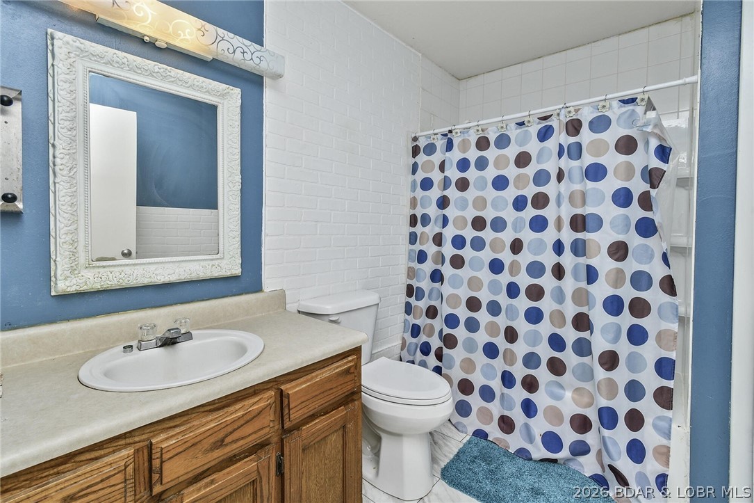 194 State Hwy MM Niangua, MO 65713 - Photo 19 of 32 Second bathroom w/tub