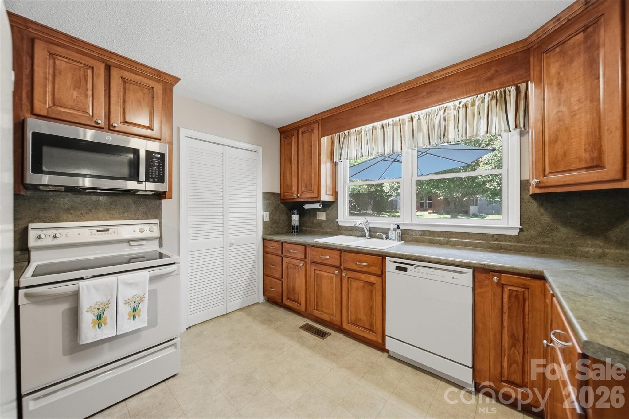 513 Bost Road Morganton, NC 28655 - Photo 11 of 34