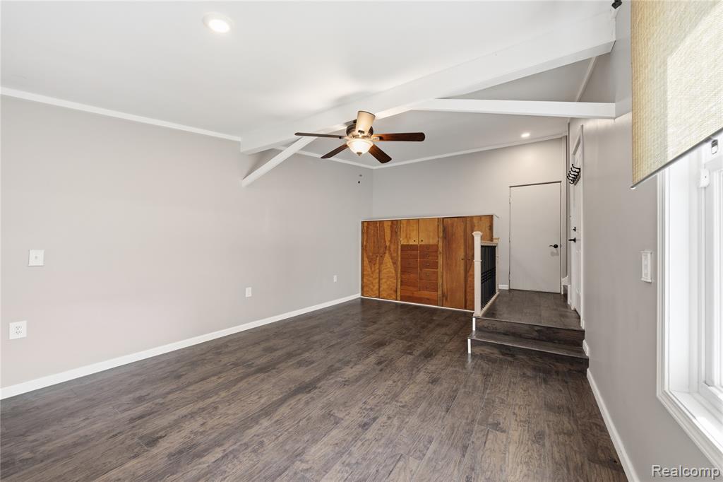 10470 King Road Davisburg, MI 48350 - Photo 20 of 33
