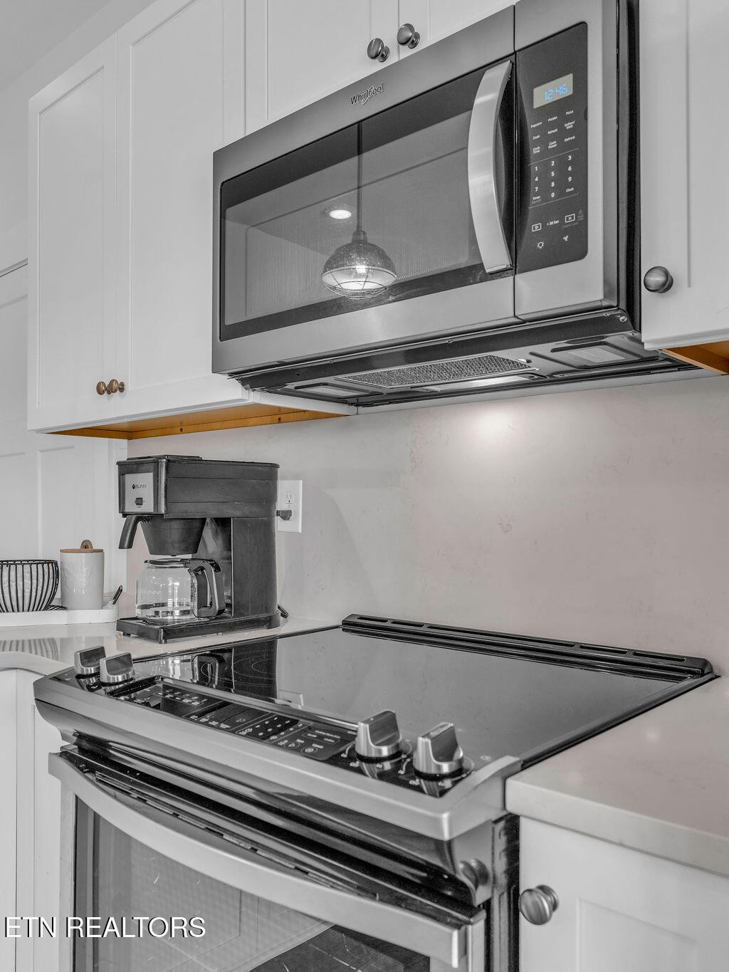 660 Mize Circle Seymour, TN 37865 - Photo 14 of 46 a stove top oven sitting inside of a kitchen