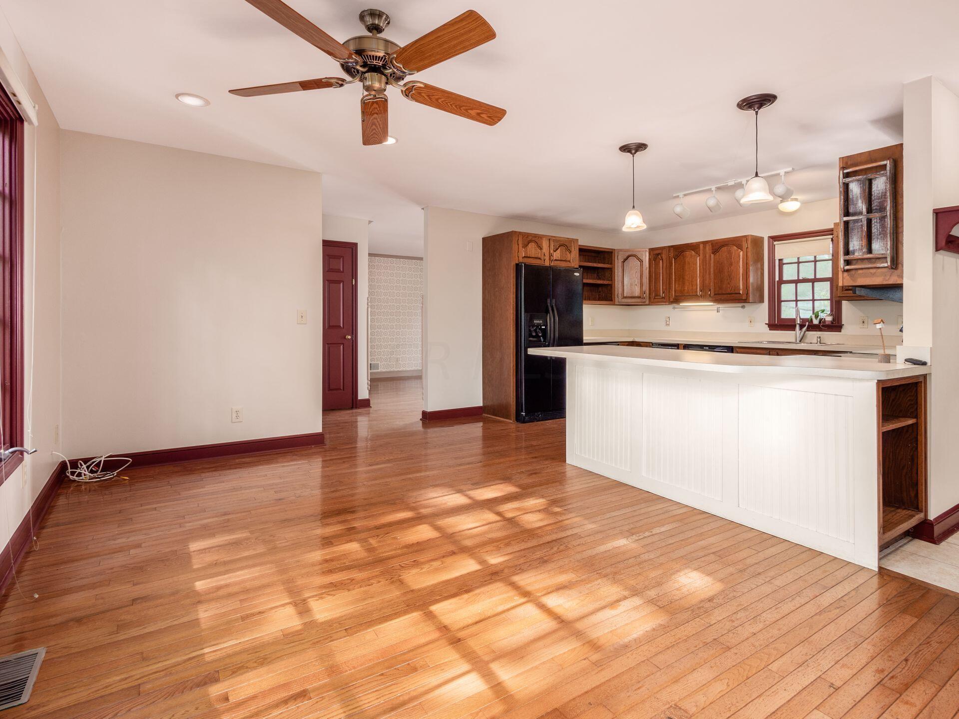 2219 Edington Road Columbus, OH 43221 - Photo 15 of 47 Kitchen