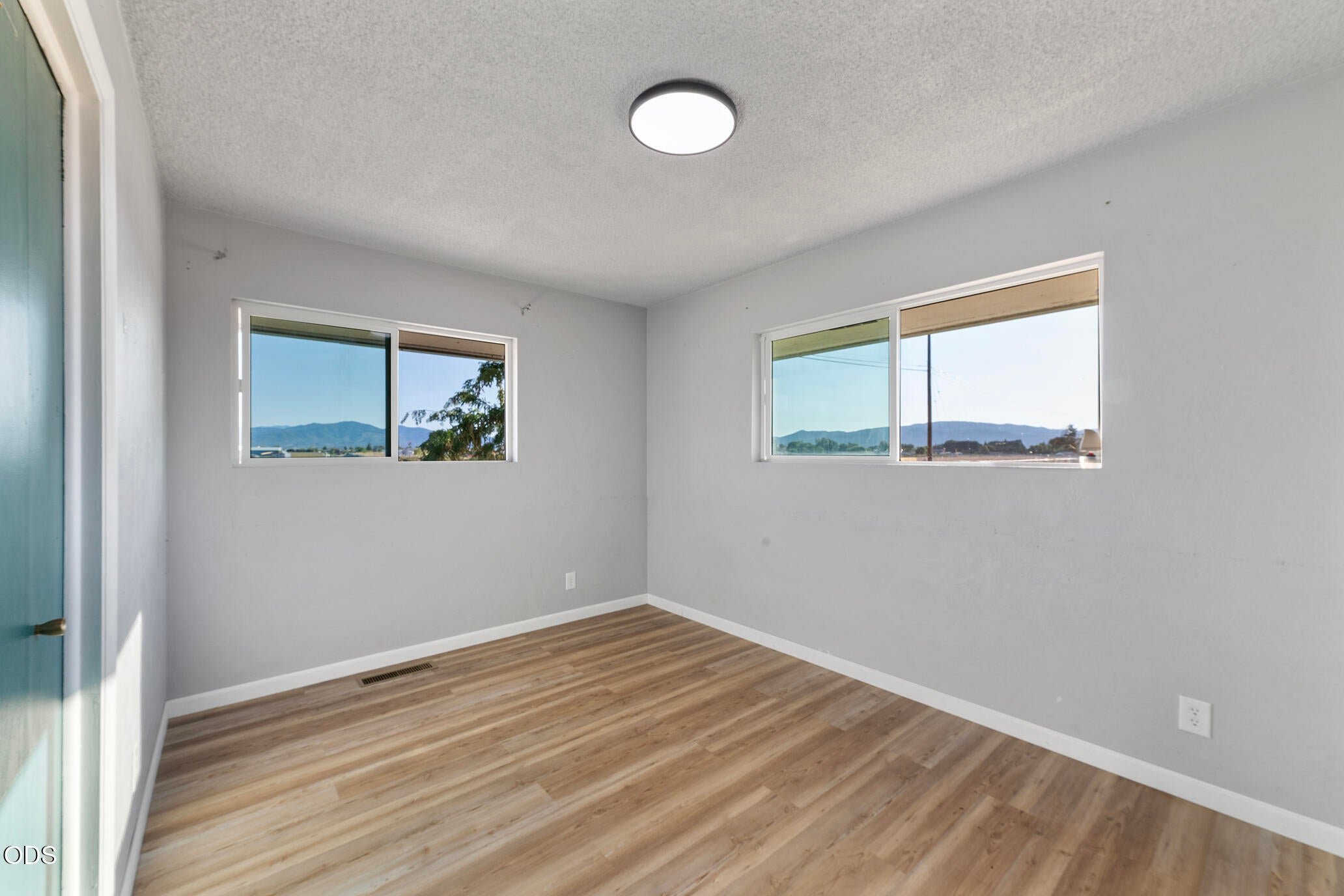 1031 Dillon Way Central Point, OR 97502 - Photo 23 of 32 Gallery Image 23