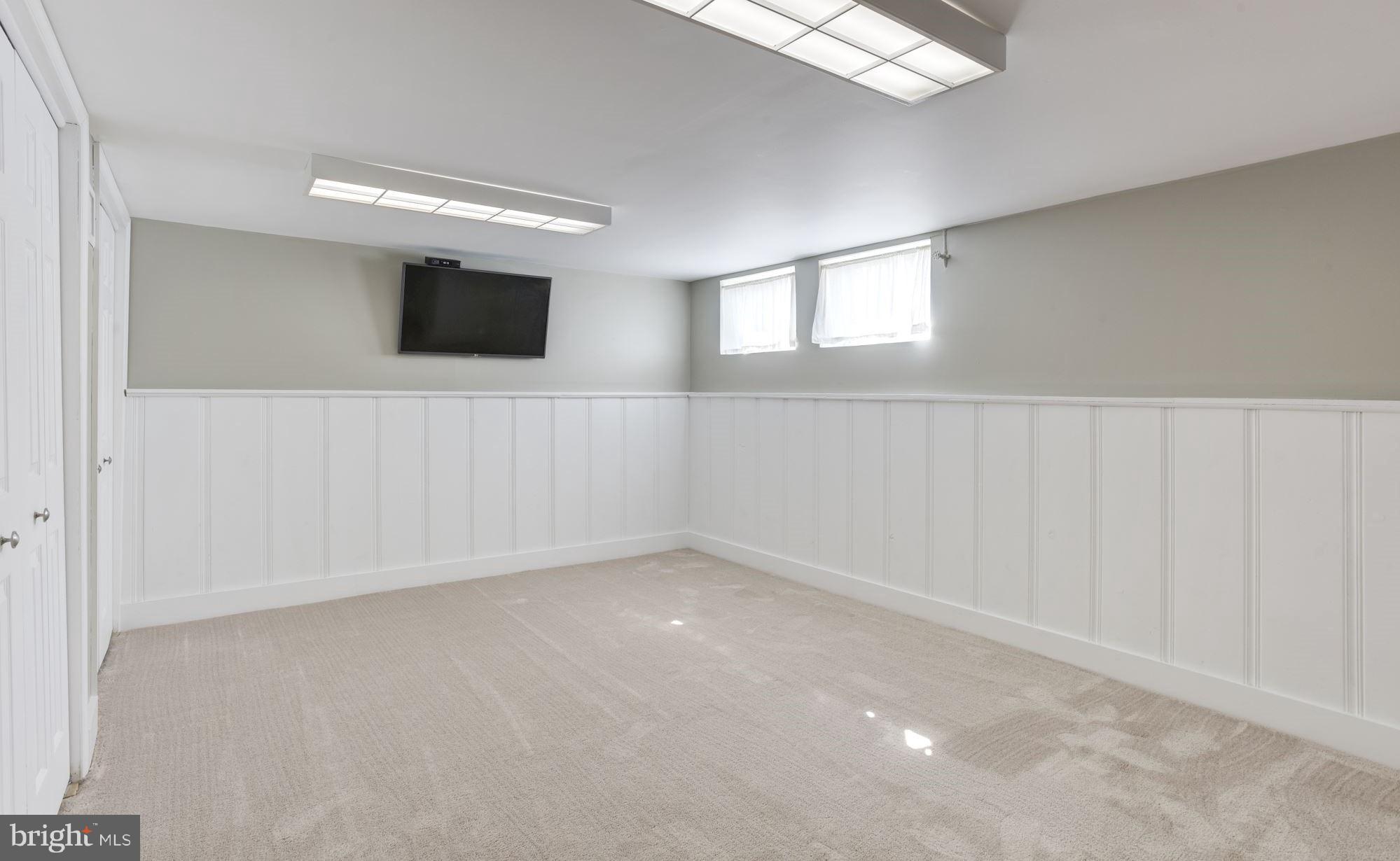 420 Stratford Road Baltimore, MD 21228 - Photo 20 of 26 a view of an empty room