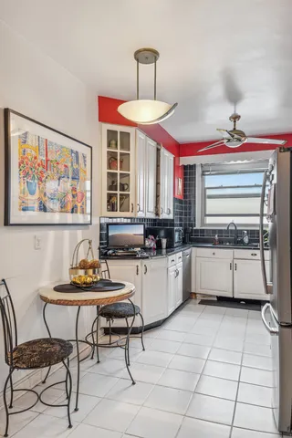 $140,000 | 5000 South East End Avenue, Unit 13A, Chicago, IL 60615