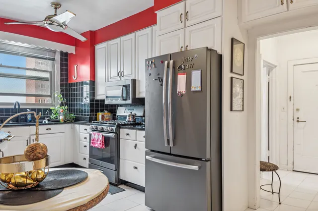 $140,000 | 5000 South East End Avenue, Unit 13A, Chicago, IL 60615