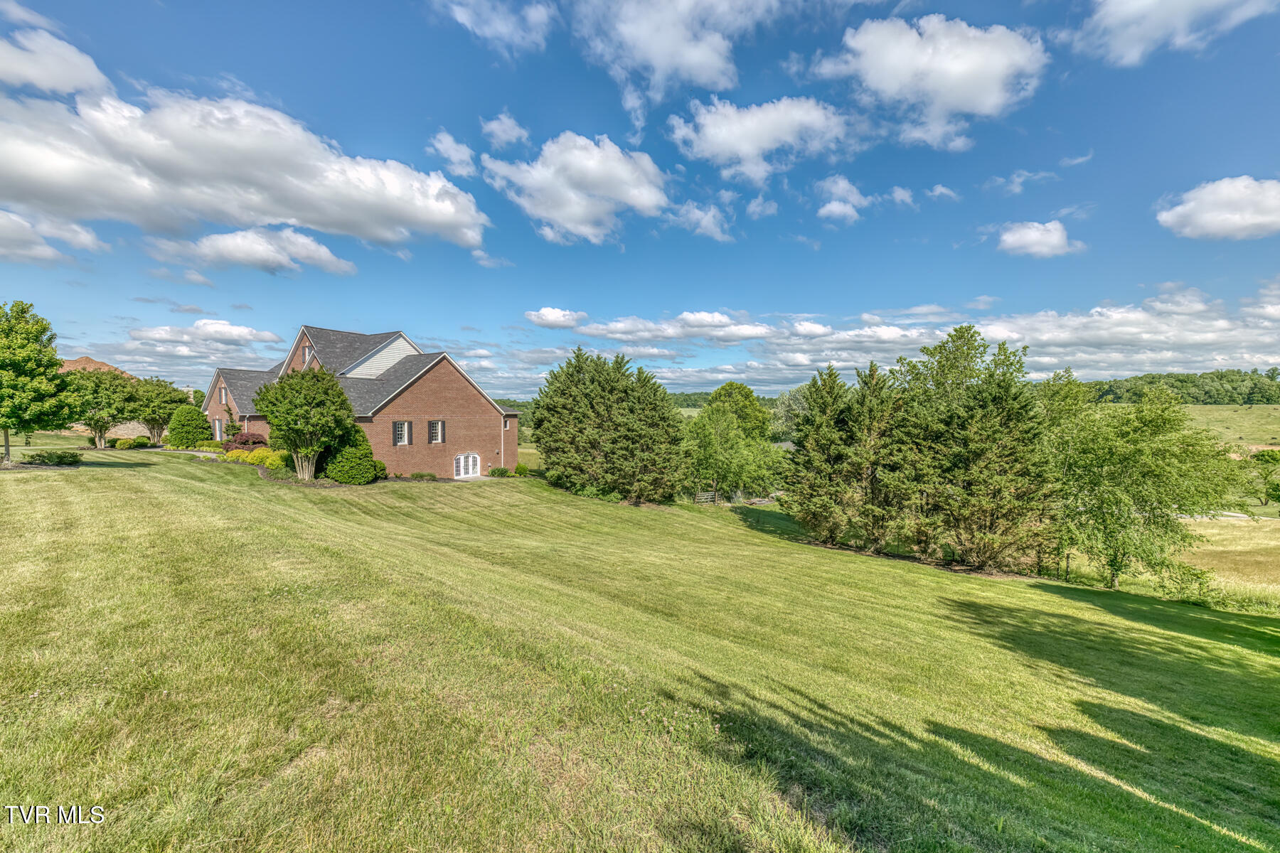 151 Laurel Ridge Drive Jonesborough, TN 37659 - Photo 98 of 106 151 Laurel Ridge Dr-100