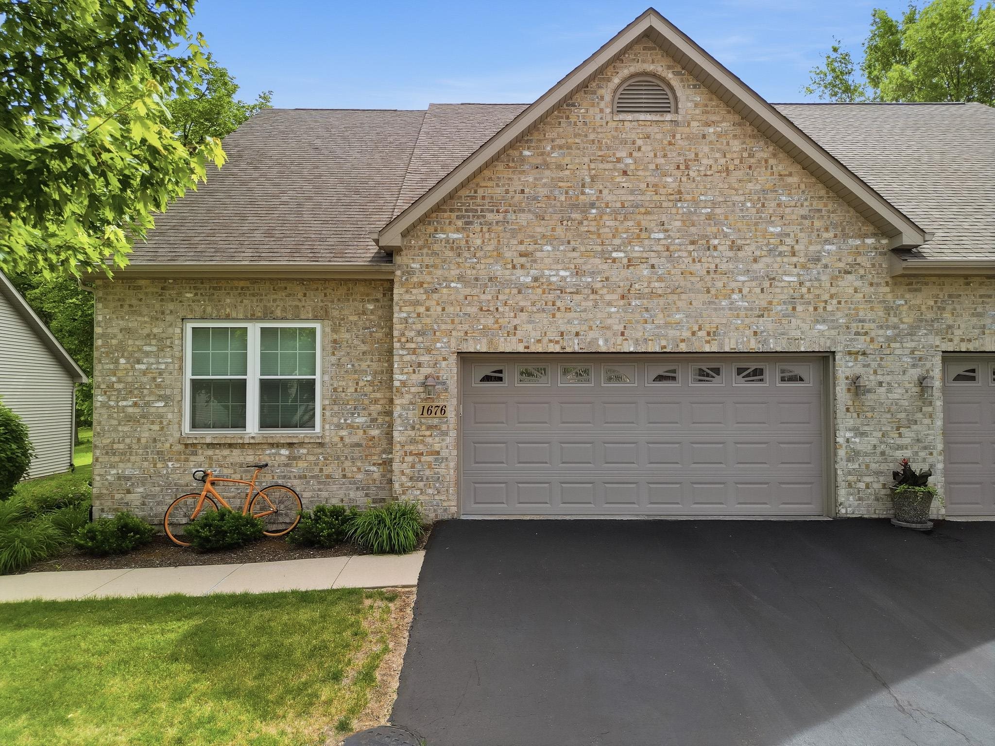 1676 Overlook Drive Dixon, IL 61021 - Photo 2 of 36