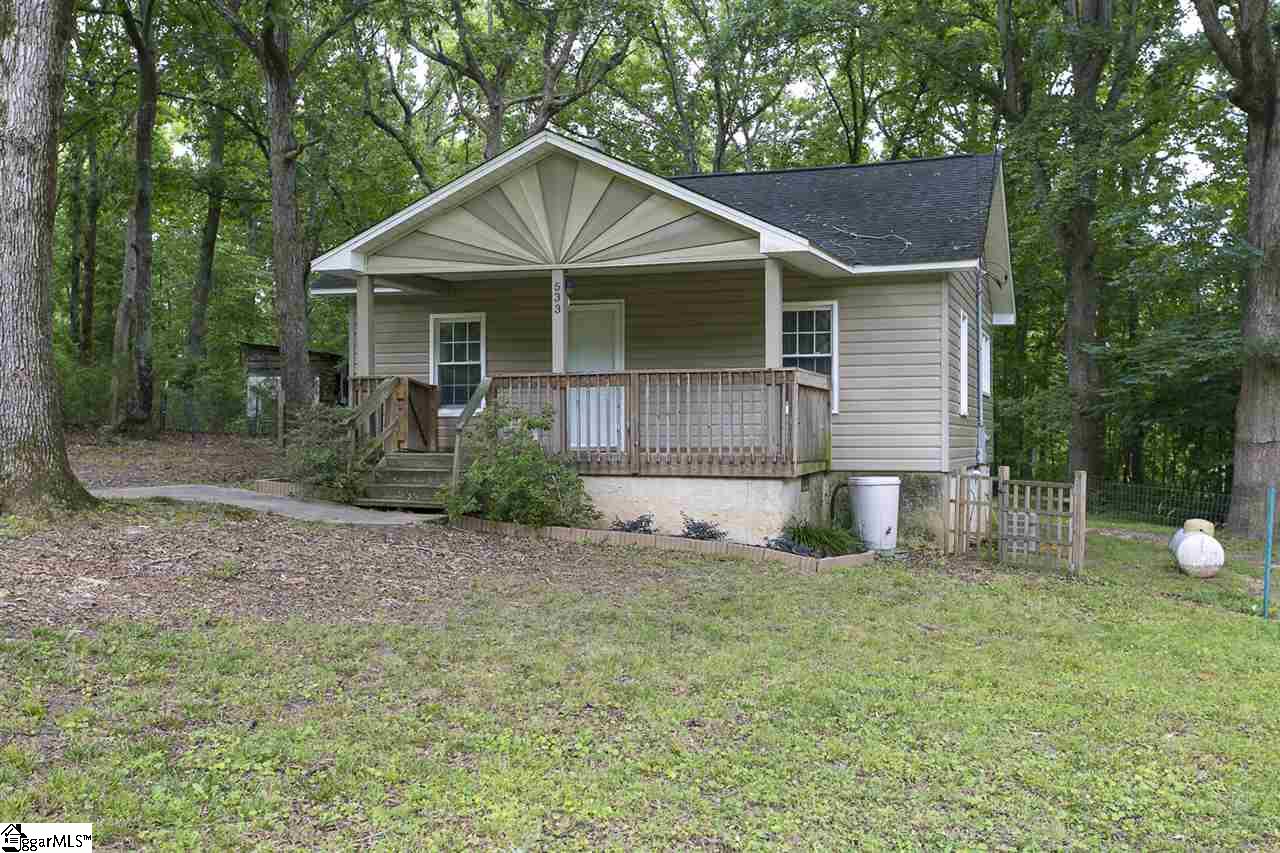 533 Bowers Road Travelers Rest, SC 29690 - Photo 3 of 25