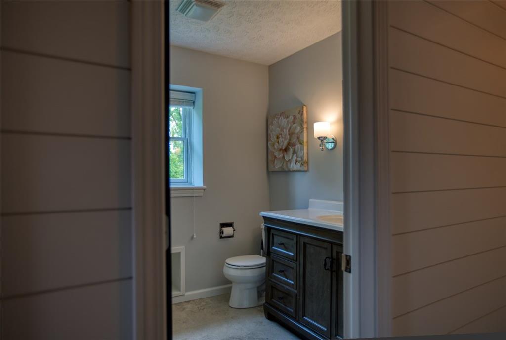 592 Ridgeview Lane Columbus, IN 47201 - Photo 14 of 19 Gallery Image 14