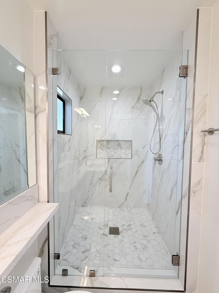 4245 Juneau Circle, Unit C Simi Valley, CA 93063 - Photo 18 of 24
