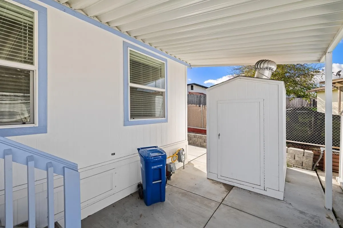 8545 Mission Gorge Road, Unit SPC 336A Santee, CA 92071 - Photo 20 of 28 a utility room with dryer and washer
