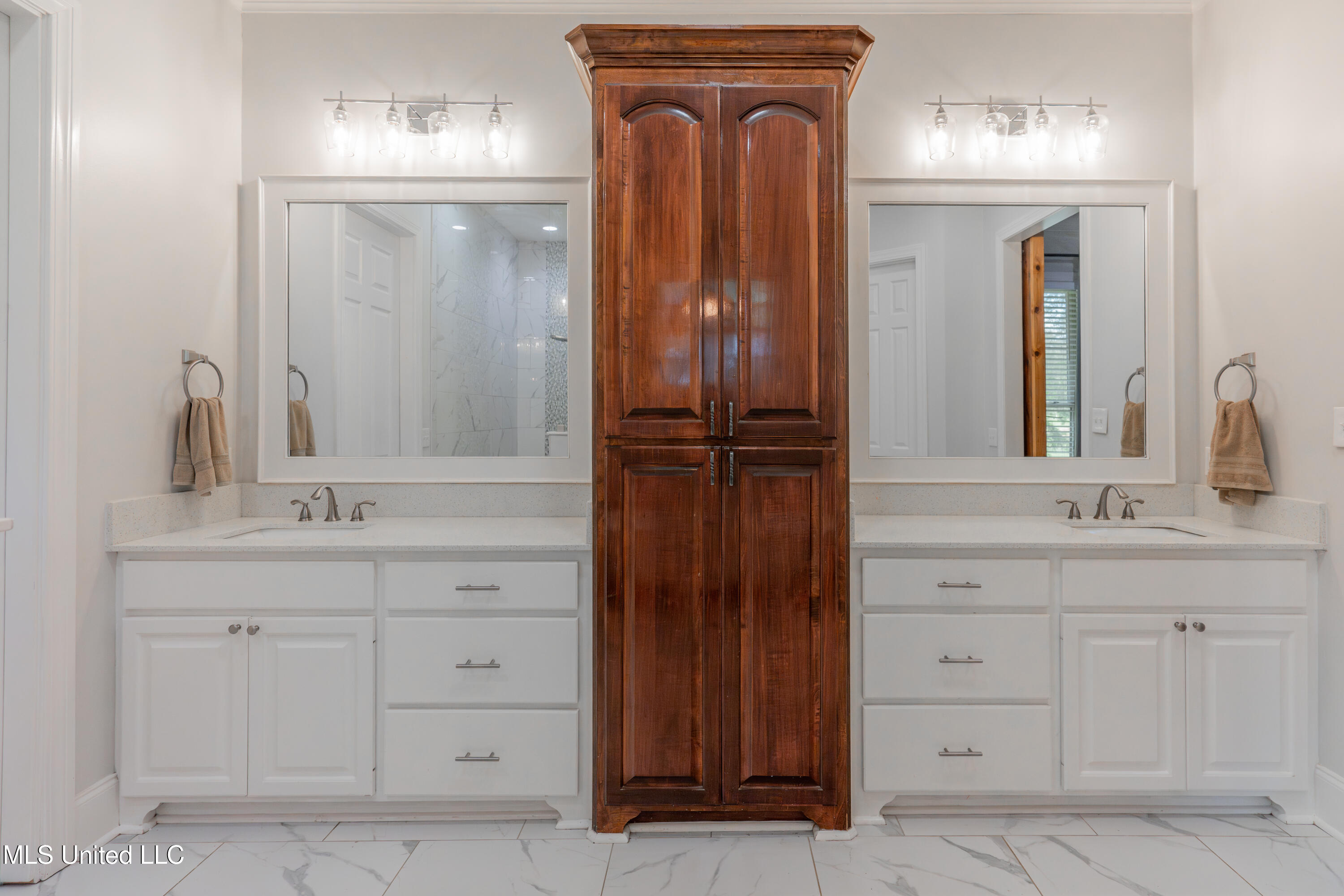 118 View Pointe Drive Clinton, MS 39056 - Photo 46 of 99 37-PrimaryBathroom