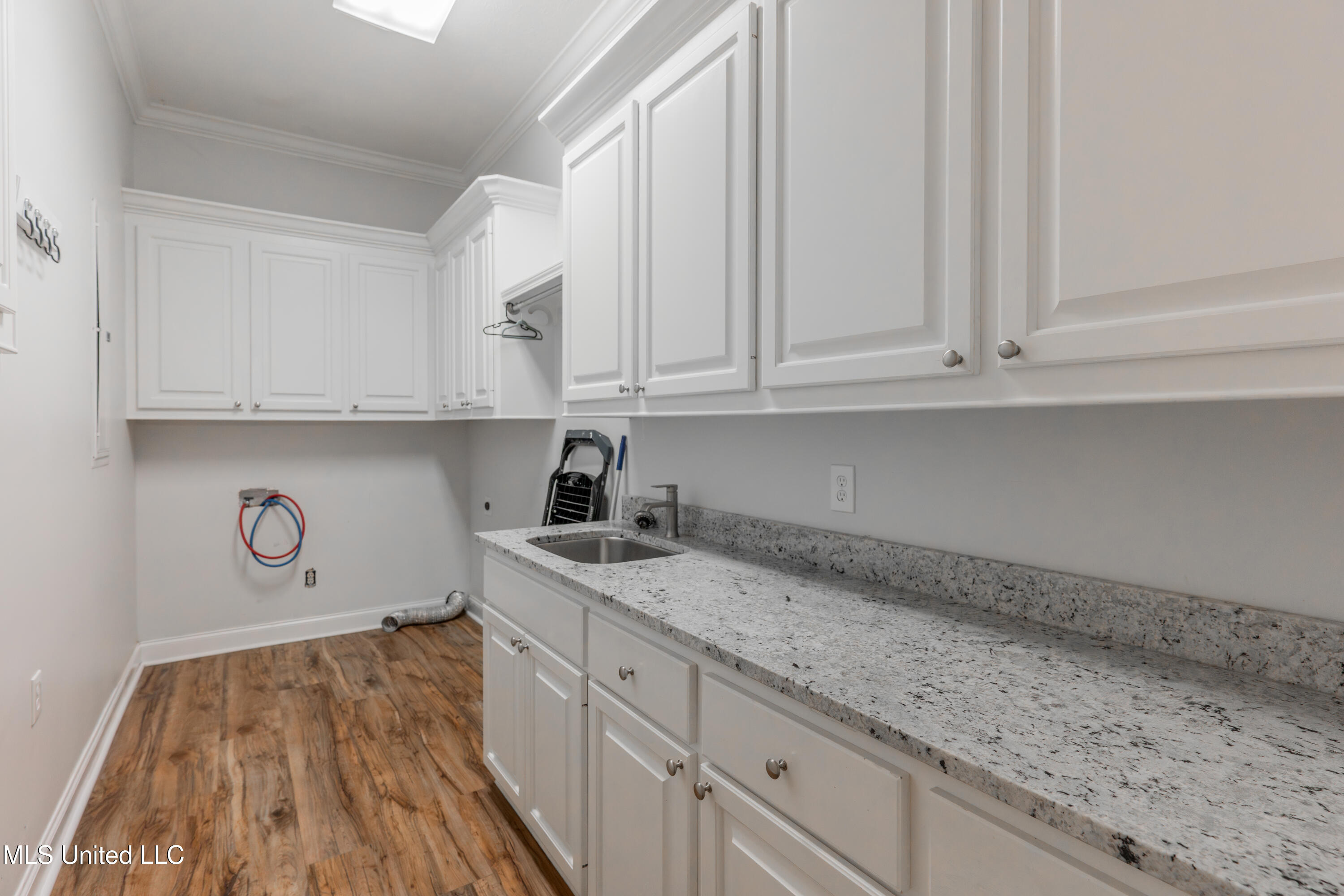 118 View Pointe Drive Clinton, MS 39056 - Photo 59 of 99 50-LaundryRoom