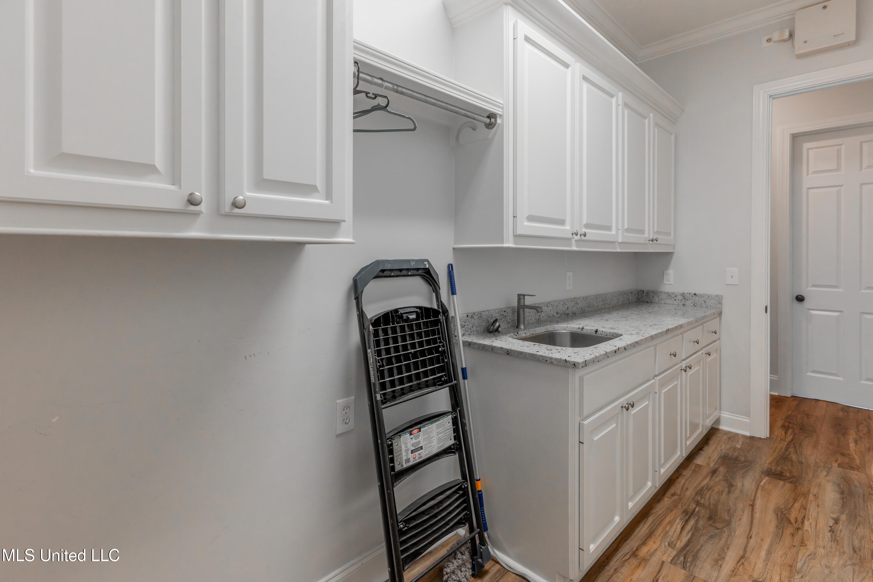 118 View Pointe Drive Clinton, MS 39056 - Photo 60 of 99 51-LaundryRoom