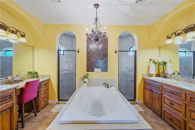 $699,900 | 8401 Lago Vista Drive, Corpus Christi, TX 78414