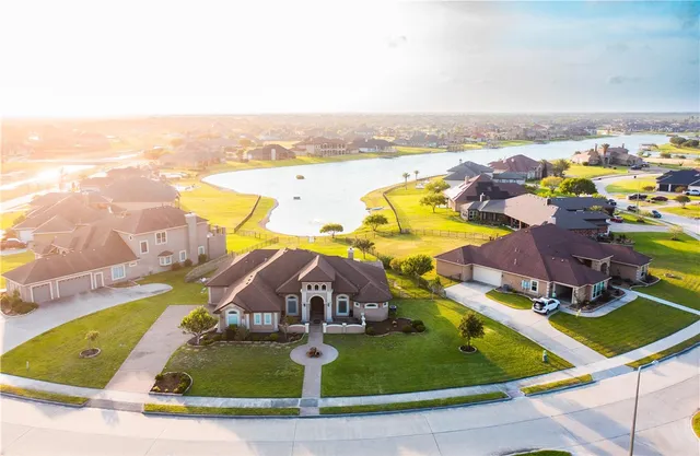 $699,900 | 8401 Lago Vista Drive, Corpus Christi, TX 78414