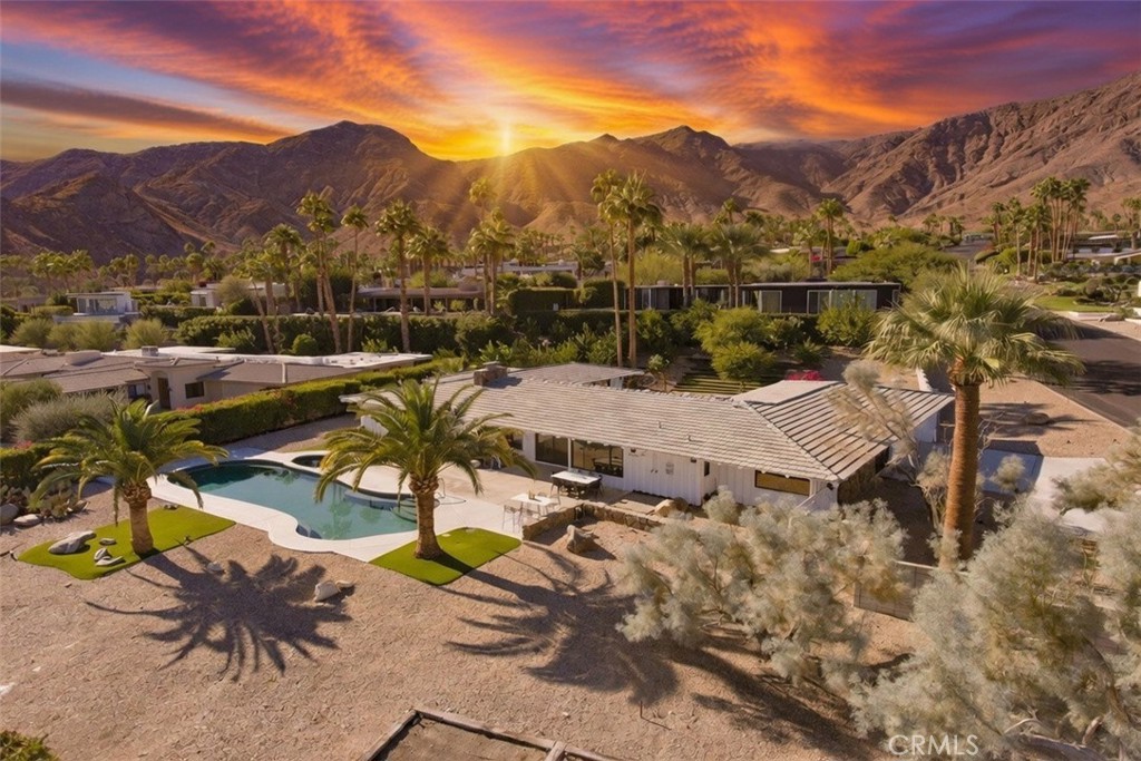 40600 Tonopah Road Rancho Mirage, CA 92270 - Photo 2 of 28 a view of a terrace with sitting area