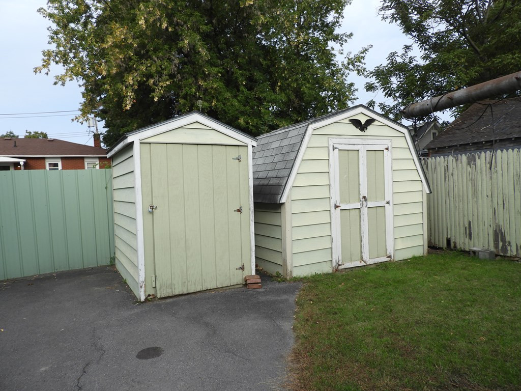 93 Champlain Street Plattsburgh, NY 12901 - Photo 3 of 26 Gallery Image 3