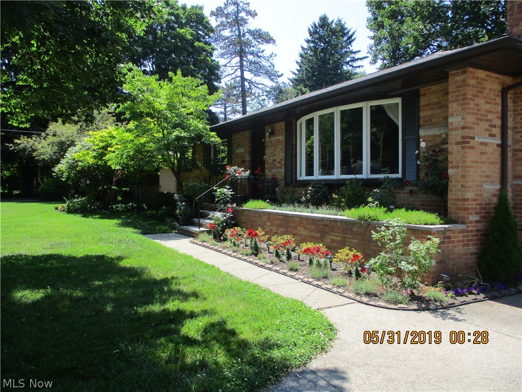 21516 Mastick Road Cleveland, OH 44126 - Photo 8 of 34