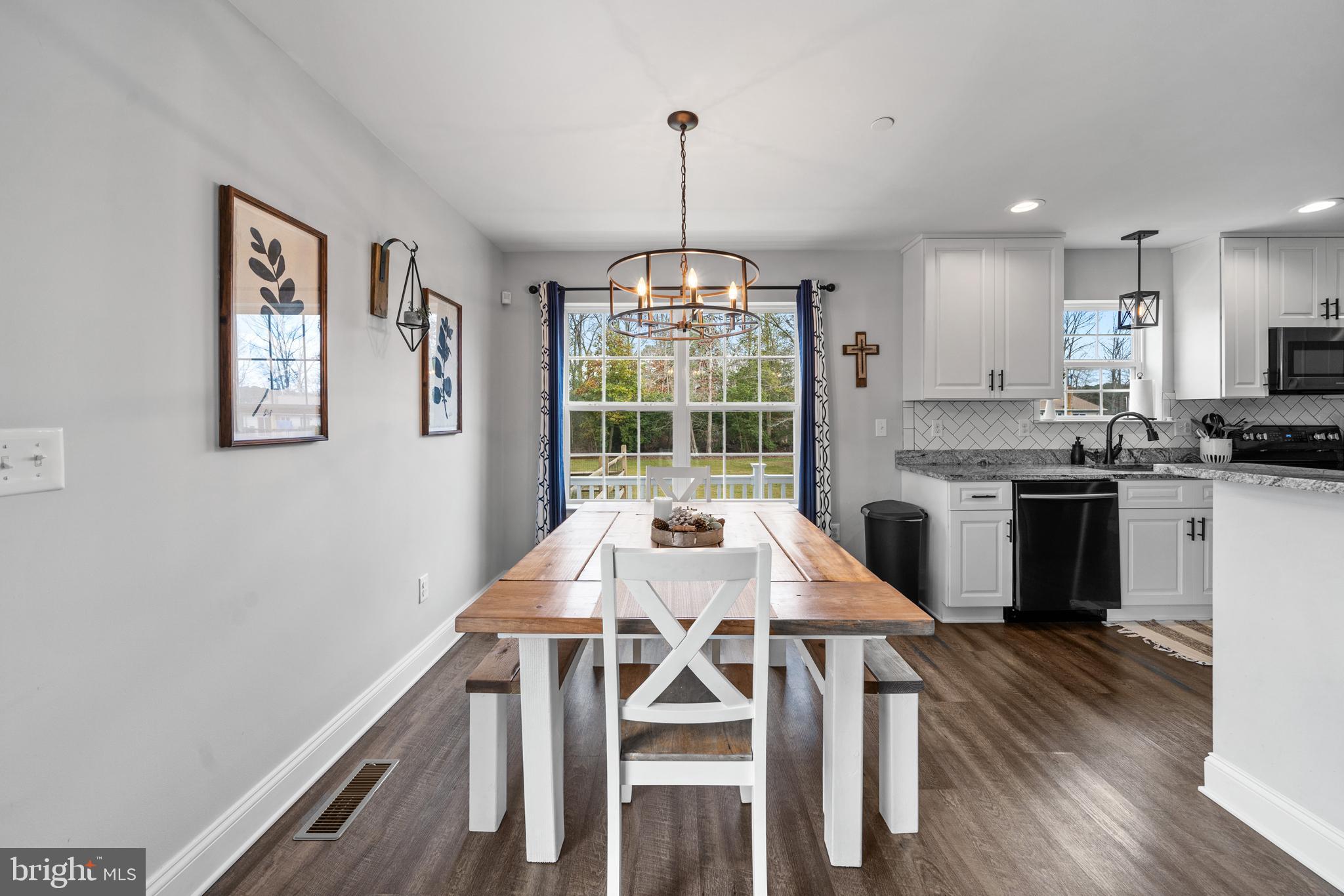 31505 Point Lookout Road Mechanicsville, MD 20659 - Photo 10 of 50 Dining Area