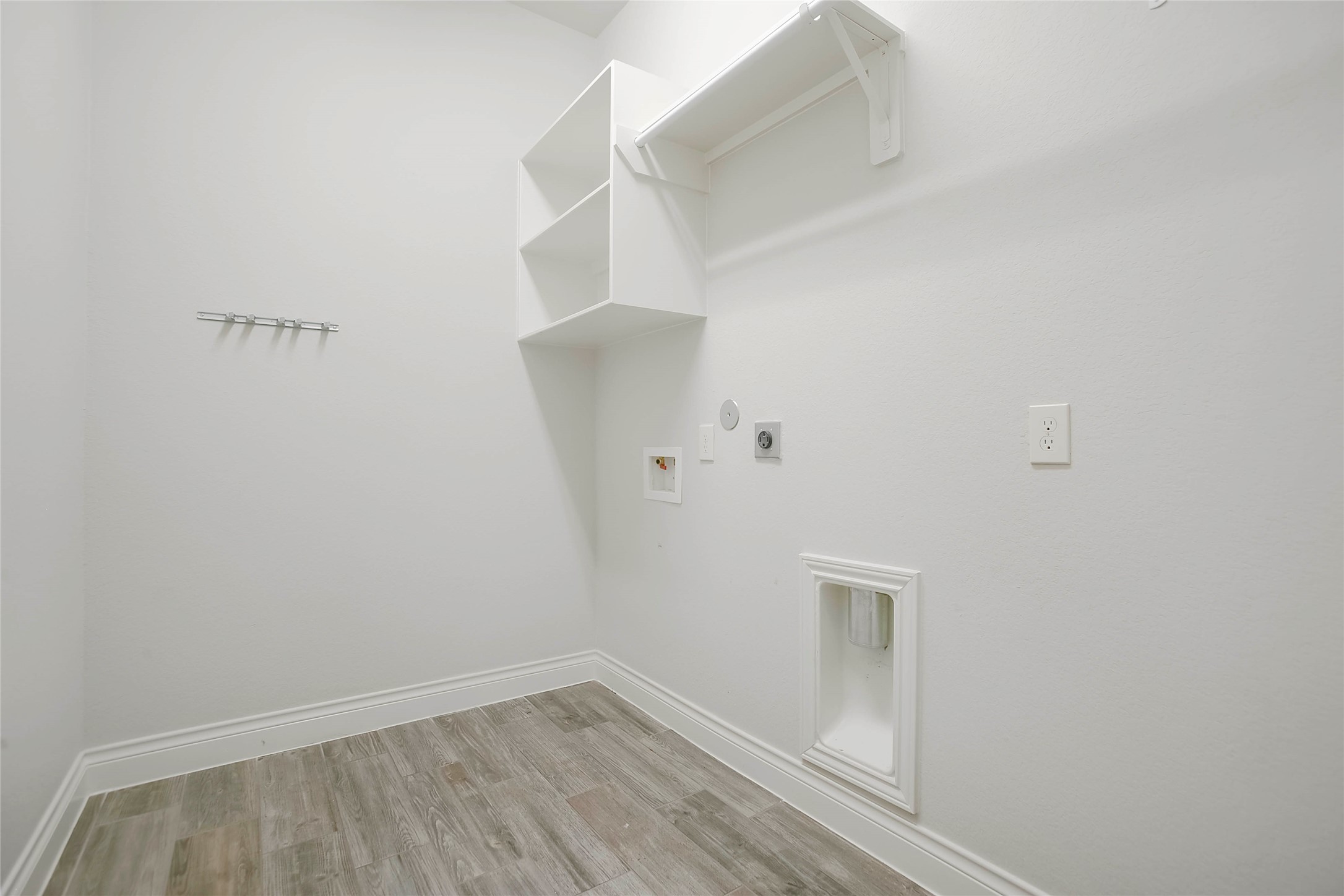 28203 Checker Bend Lane Spring, TX 77386 - Photo 34 of 45 laundry room