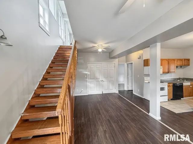 $365,000 | 319-321 East College Street, Carbondale, IL 62901