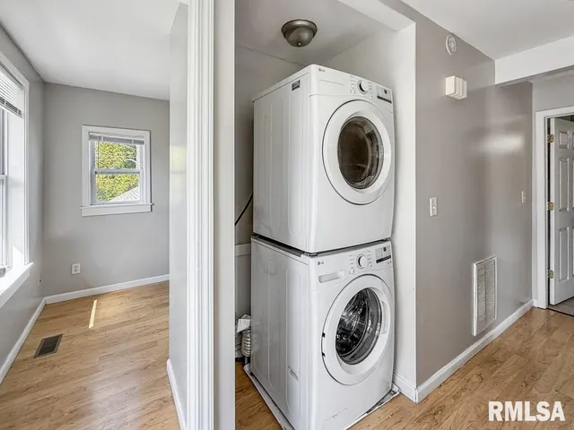 $365,000 | 319-321 East College Street, Carbondale, IL 62901