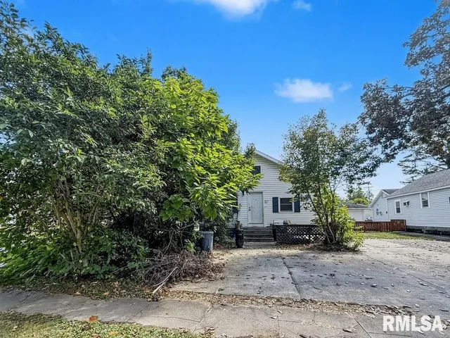 $365,000 | 319-321 East College Street, Carbondale, IL 62901