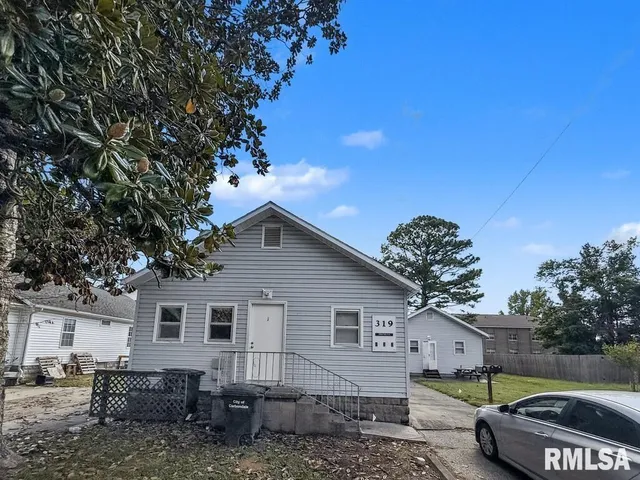 $365,000 | 319-321 East College Street, Carbondale, IL 62901