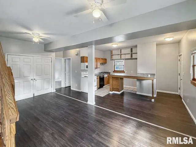 $365,000 | 319-321 East College Street, Carbondale, IL 62901