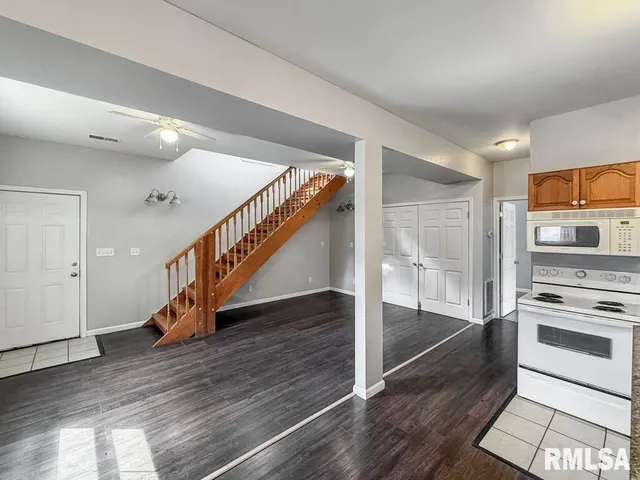 $365,000 | 319-321 East College Street, Carbondale, IL 62901