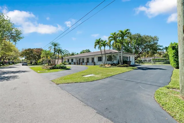 $2,195,000 | 13060 Southwest 70th Avenue, Pinecrest, FL 33156