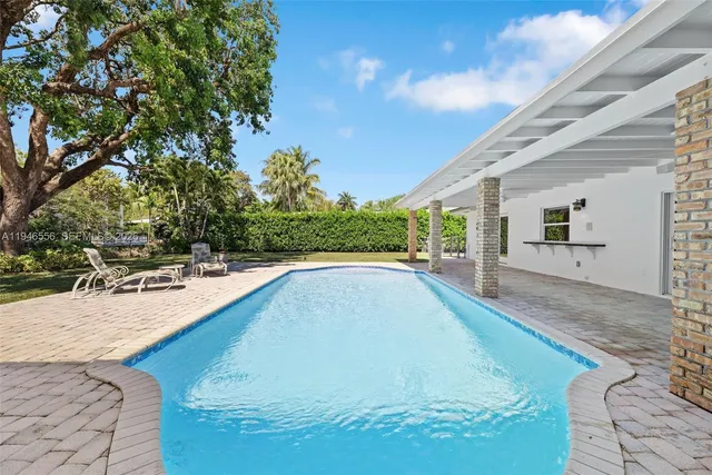 $2,195,000 | 13060 Southwest 70th Avenue, Pinecrest, FL 33156