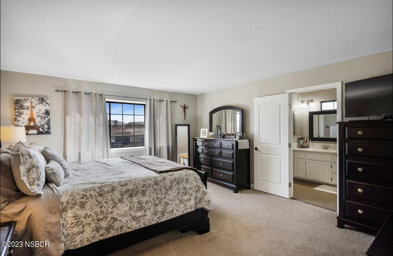 305 Crystal Circle Lompoc, CA 93436 - Photo 19 of 27 1799C24D-1F4E-4168-AAD0-7270B0A69AF8