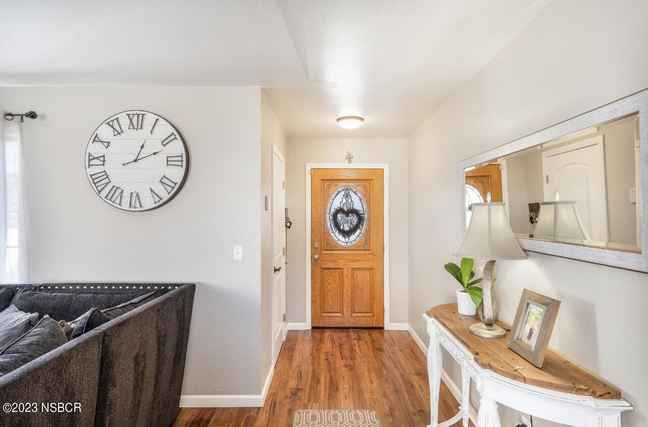 305 Crystal Circle Lompoc, CA 93436 - Photo 4 of 27 87F7BA06-1F46-456A-BD74-15C9FFE0AAE1