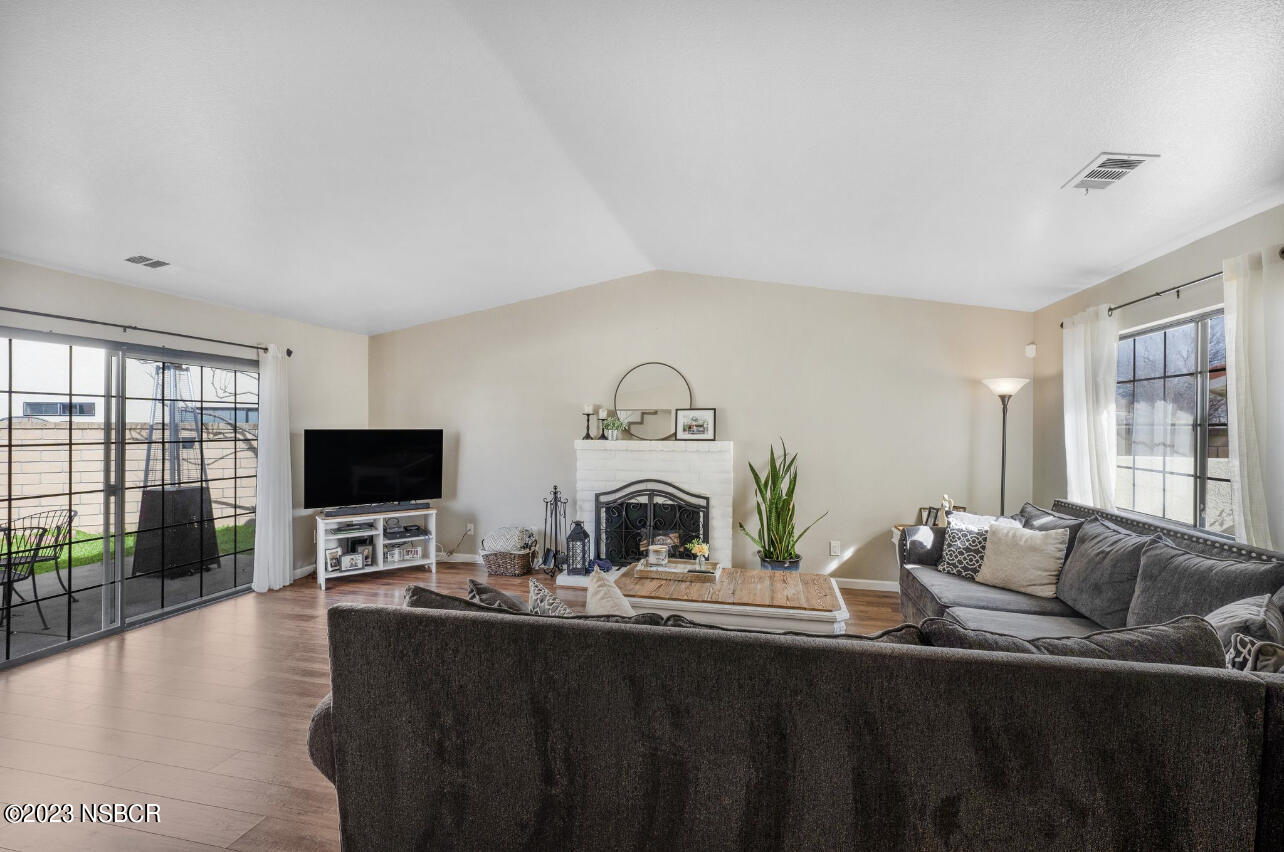 305 Crystal Circle Lompoc, CA 93436 - Photo 7 of 27 D73F4EDD-4901-4362-ACDA-8F7229B0DC68