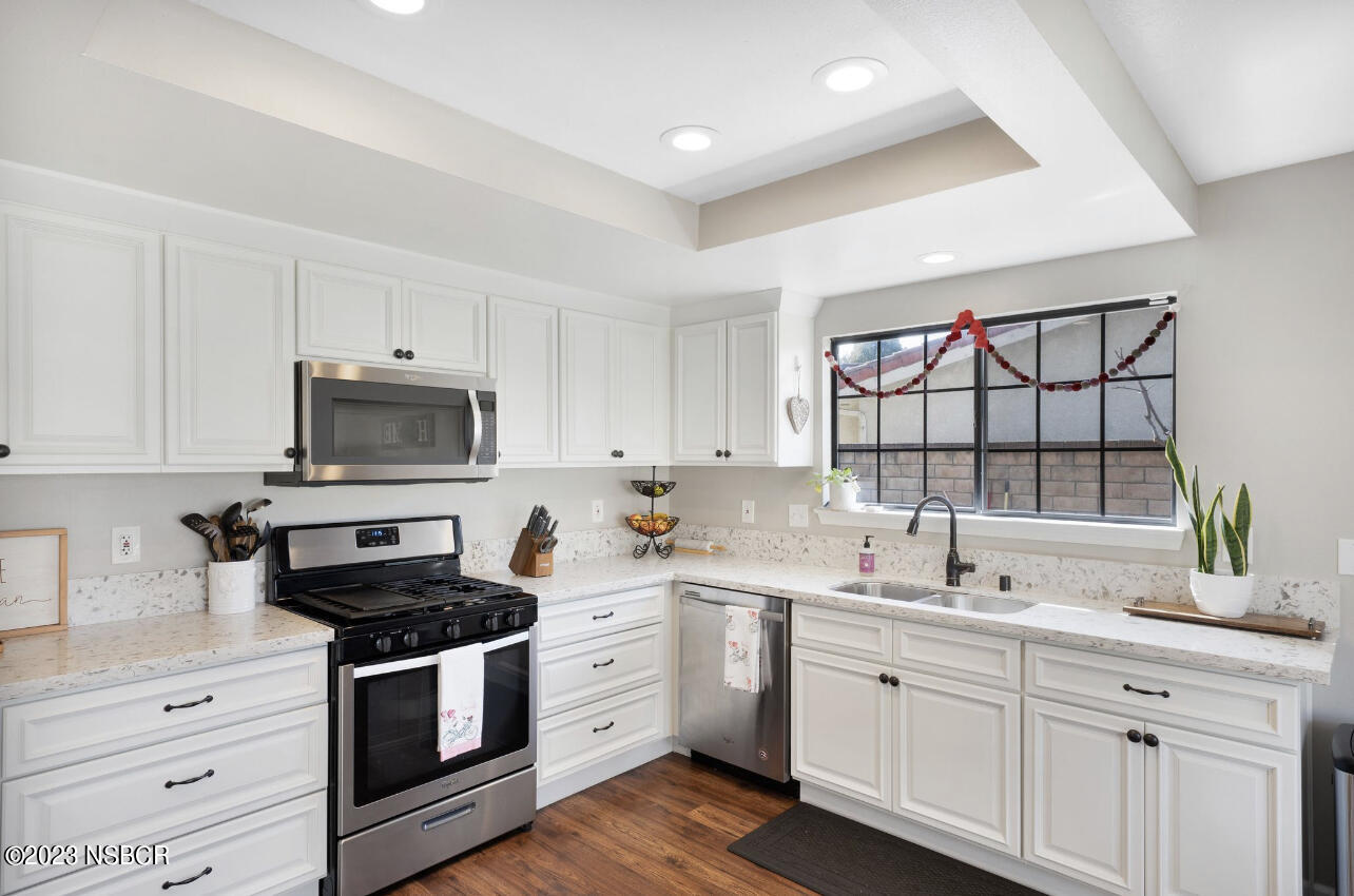 305 Crystal Circle Lompoc, CA 93436 - Photo 10 of 27 0569AADE-643A-4804-BD06-1D82729998F2