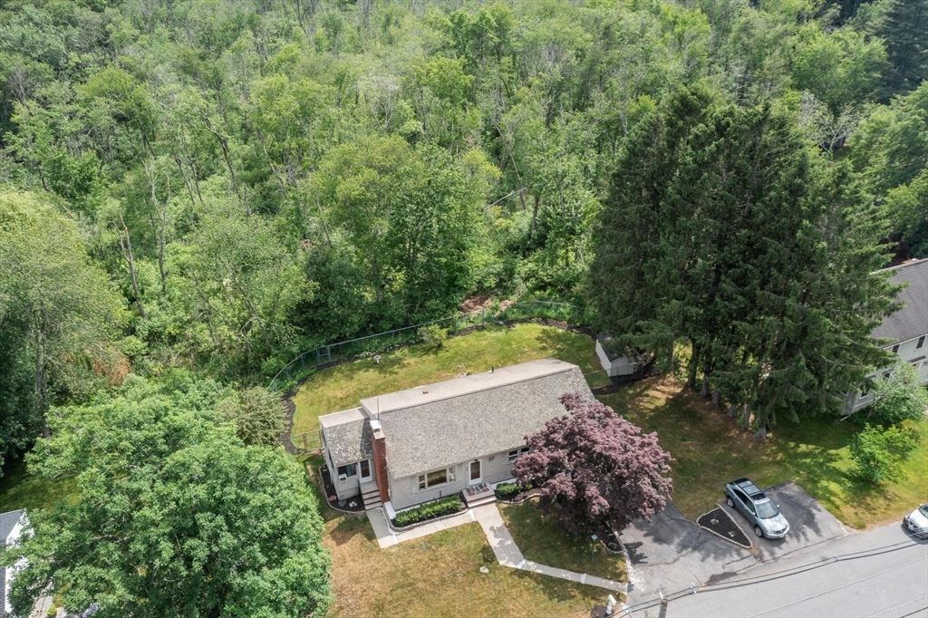 414 Grove Street Reading, MA 01867 - Photo 7 of 37