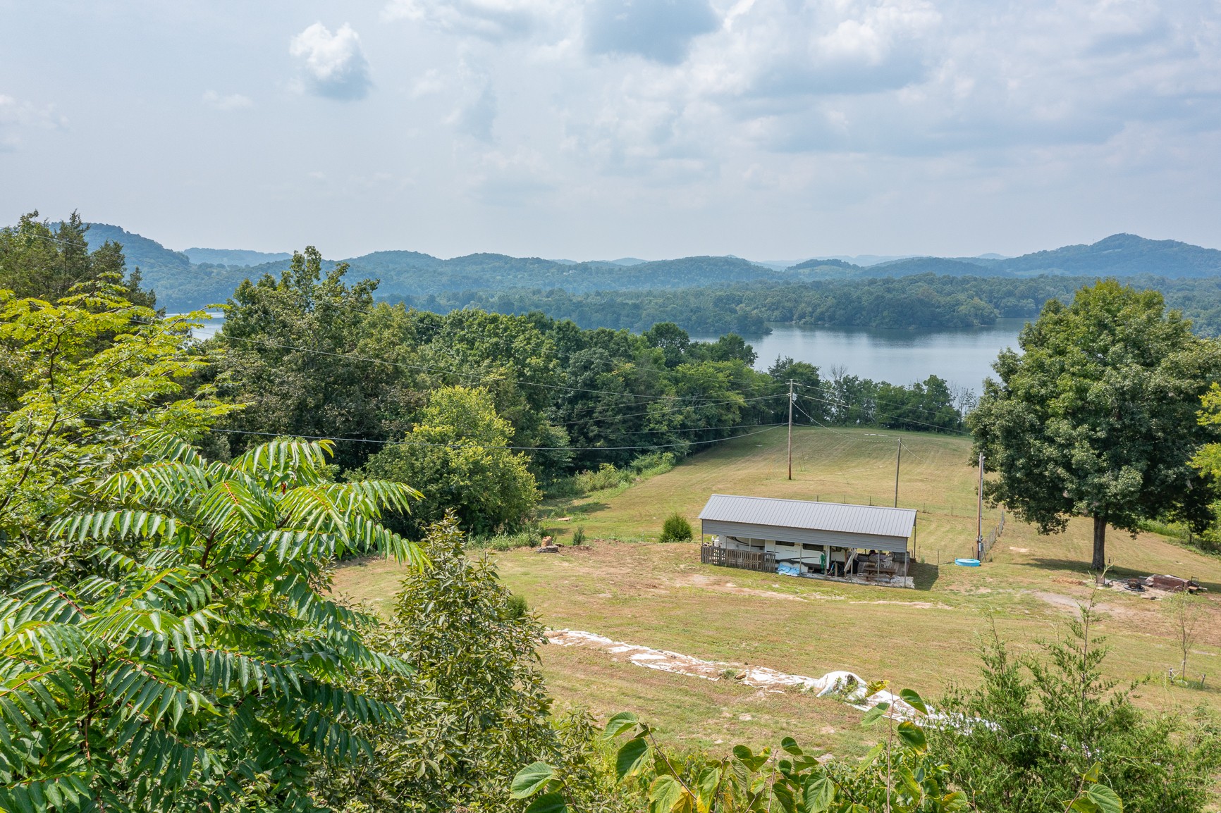 307 Sullivan Bend Road Elmwood, TN 38560 - Photo 2 of 14 Gallery Image 2
