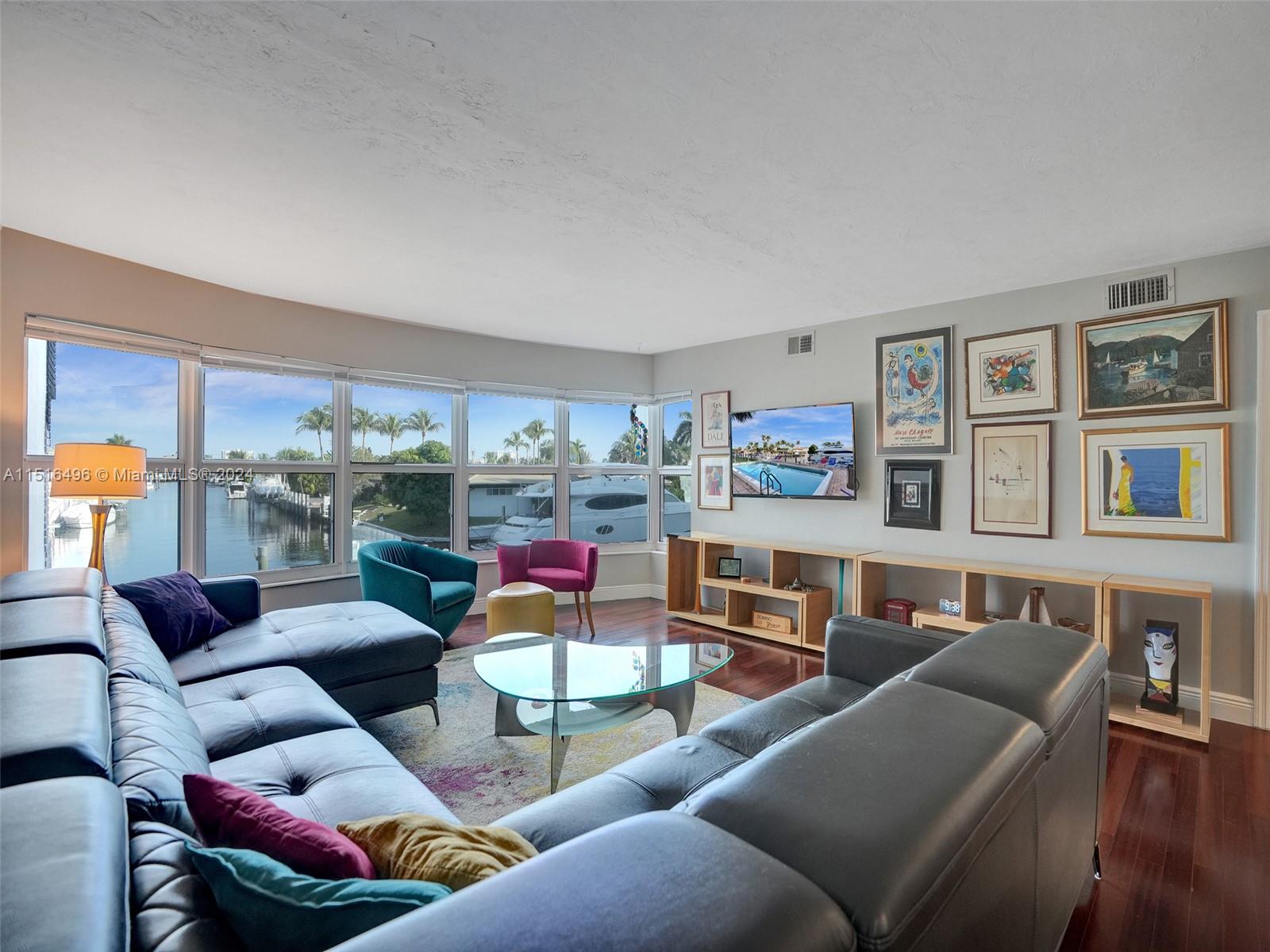 3121 Northeast 51st St Unit 204E  