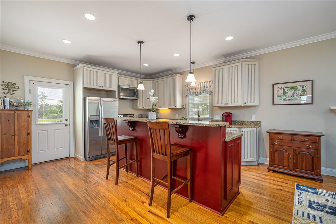 208 Jones Avenue Tybee Island, GA 31328 - Photo 4 of 48